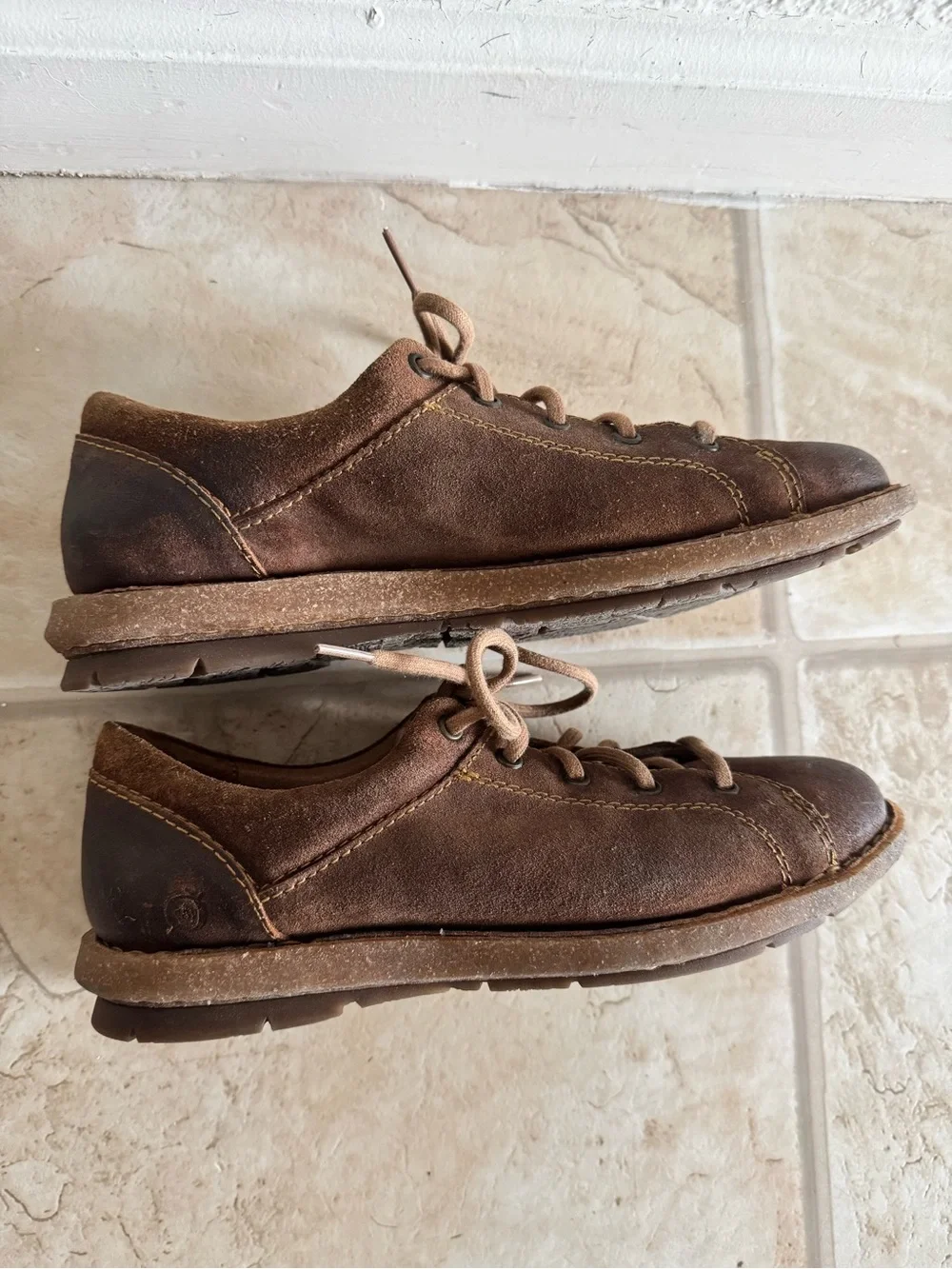 Born Trevan Lace Up Casual Womens Brown Shoes Sneaker Size 10 Water Resistant